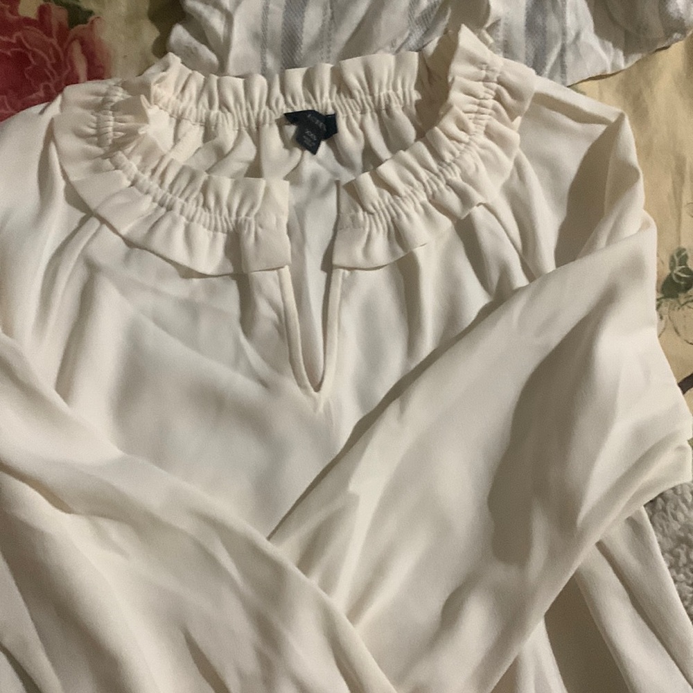 Ivory peasant style blouse runs a little big have never worn not a true xxs